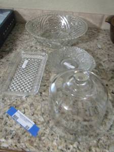 lot 85 image: mini covered plate - salad bowl and more