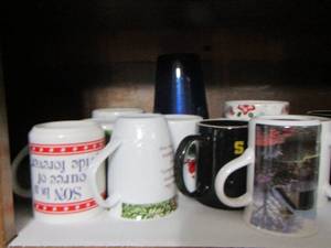 lot 105 image: large lot of coffee cups