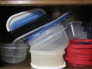 lot 109 image: large lot of Tupperware plus lids