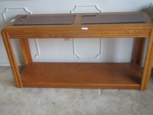 lot 14 image: SOFA Table with glass top 255116