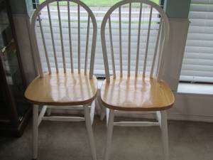 lot 131 image: 2 wooden kitchen chairs