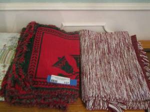 lot 137 image: table runner place matts