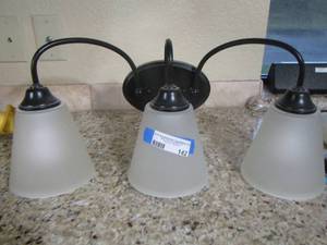 lot 142 image: 3 tier bathroom light fixture