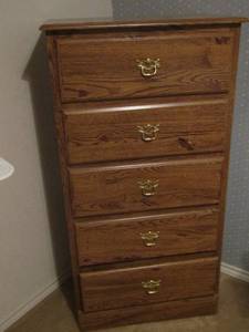 lot 21 image: 5 drawer wooden chest 48x25x16