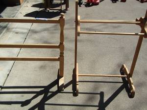 lot 150 image: 2 wooden quilt racks