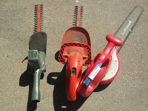 lot 153 image: qty 2 electric black and decker hedge trimmers 1617 in - Homelite blower electric