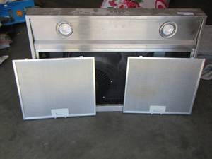 lot 160 image: VENT A HOOD --