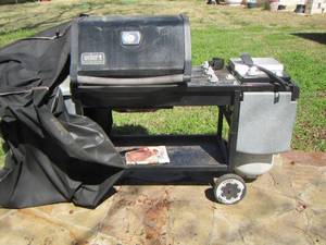 lot 183 image: weber gas grill in good condition