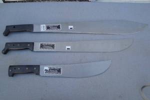 lot 3 image: 3-Machettes, 1-17, 1-23 and 1-27 Long. NOTE 3 X Money