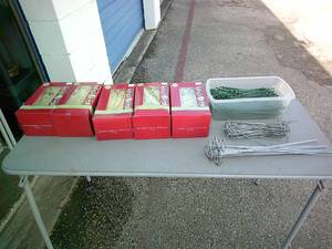 lot 50 image: Mixed Lot Of Holiday Light Shingle Gutter Clips And Yard Stakes