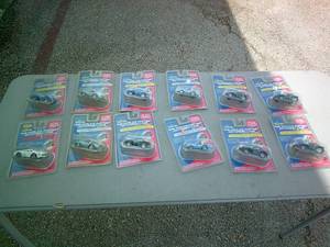 lot 54 image: Lot Of 12- Dar-Da Ultra Speed Toy Cars, Stop-N-Go Motor, Mixed Cars And Styles