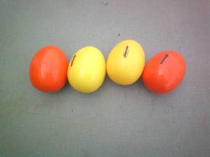 lot 62 image: Lot Of 4- Vintage 1999 Matchbox Egg-Mobiles from Mattel