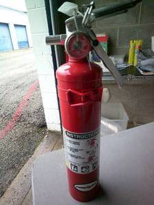 lot 85 image: Master Guard Fire Extinguisher, 2-12-Lbs, Model UN-1044- In Box, May Need Tested