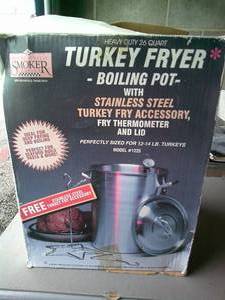 lot 93 image: Turkey Fryer Bowling Pot, Heavy Duty 26-Qt With Stainless Steel Thermometer, Model 1225