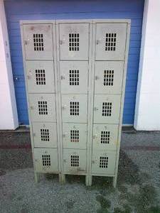 lot 2 image: 15-Cube Metal Storage locker