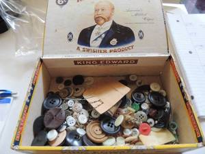 lot 703 image: LOT OF BUTTONS IN KING EDWARDS CIGAR BOX