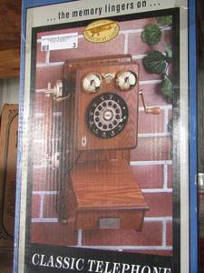 lot 3 image: Classic telephone collectors edition NIB