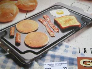 lot 23 image: indoor outdoor griddle in box