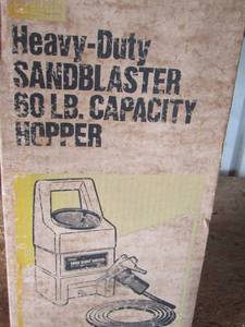 lot 18 image: Heavy duty sand blaster 60lb capacity hopper- in original box