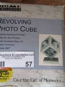 lot 57 image: revolving photo cube new