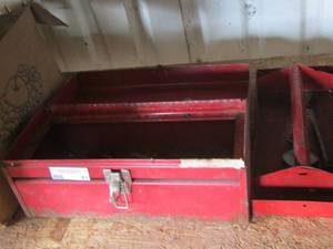 lot 81 image: red tool box (empty)