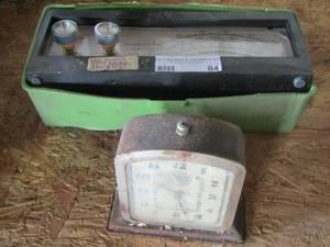lot 84 image: vintage gilbert alarm clock- sun cylinder