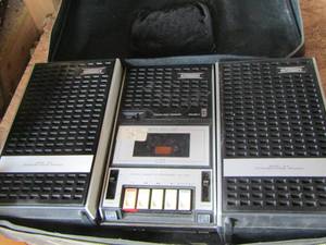 lot 95 image: superscope cassette with speakers