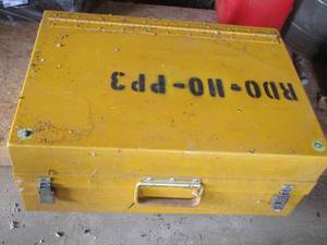 lot 101 image: metal yellow case