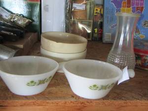 lot 106 image: kitchen lot- fire king handled bowls- cereal bowls plus
