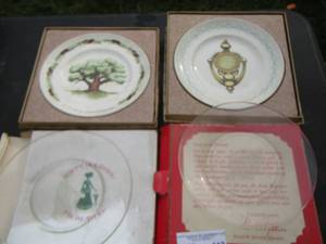lot 112 image: Avon wall plates qty 4