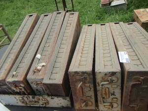 lot 122 image: 8 small metal drawers