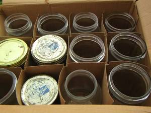 lot 125 image: 12 ball mason jars
