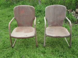lot 124 image: metal out door chairs qty 2