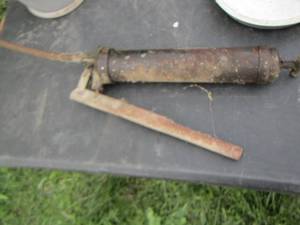 lot 141 image: pump grease gun
