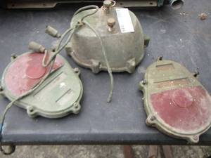 lot 149 image: Army jeep lights