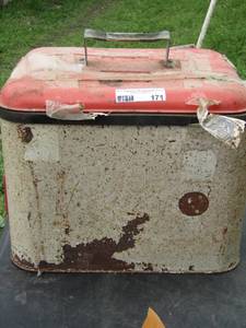 lot 171 image: thermos and small ice chest