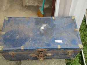 lot 172 image: antique blue trunk needs work
