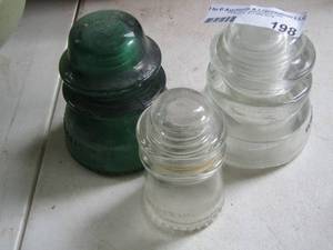 lot 198 image: insulators qty 3