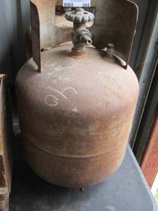 lot 205 image: 2 propane tanks