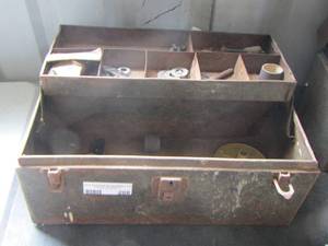 lot 208 image: metal tool box