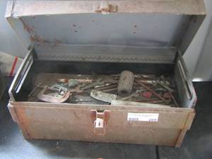lot 209 image: metal tool box