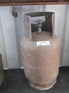 lot 210 image: small propane tank