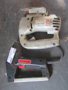 lot 213 image: B&D jig saw, craftsman electric staple gun