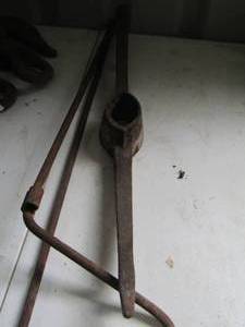 lot 221 image: JACK CRANK  & PICK HEAD