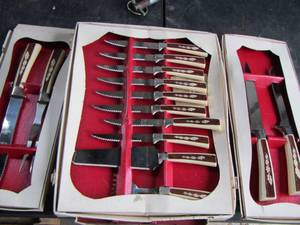 lot 271 image: Regent Chefield frame england knife set of 19