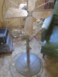 lot 483 image: vintage Holmes isolated fan, needs minor repairs