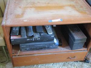 lot 485 image: TV stand 1 DRAWER  223019