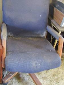 lot 488 image: rolling double arm office chair