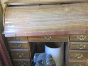 lot 11 image: 424419 roll top desk needs tlc