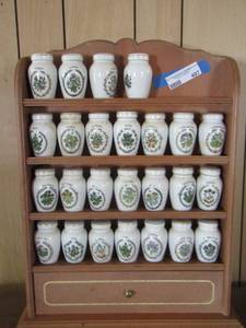 lot 497 image: 25 jar spice rack 4 tier shelving missing 3 jars by Gloria concepts